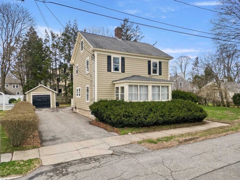 16 Dawes St