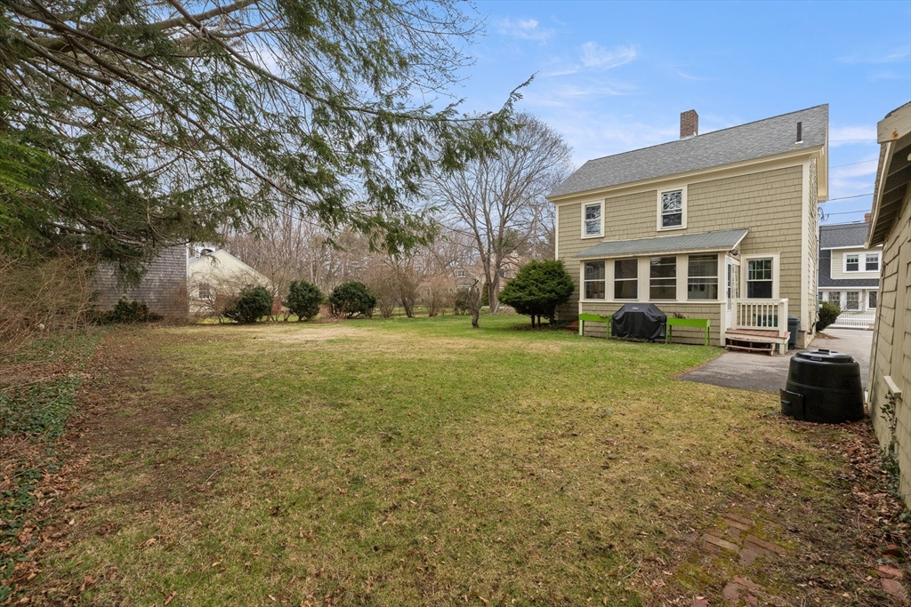 16 Dawes St