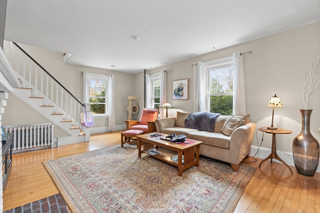 16 Dawes St