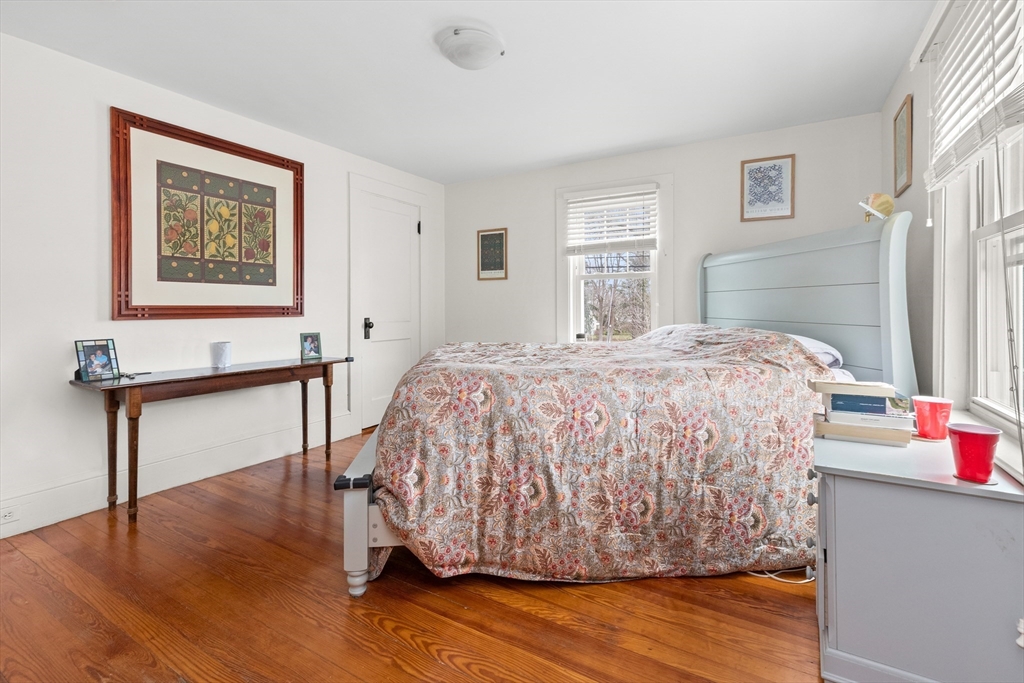 16 Dawes St
