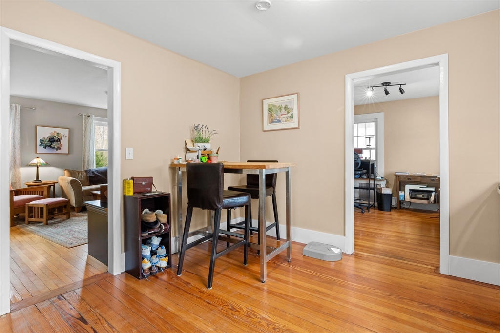 16 Dawes St