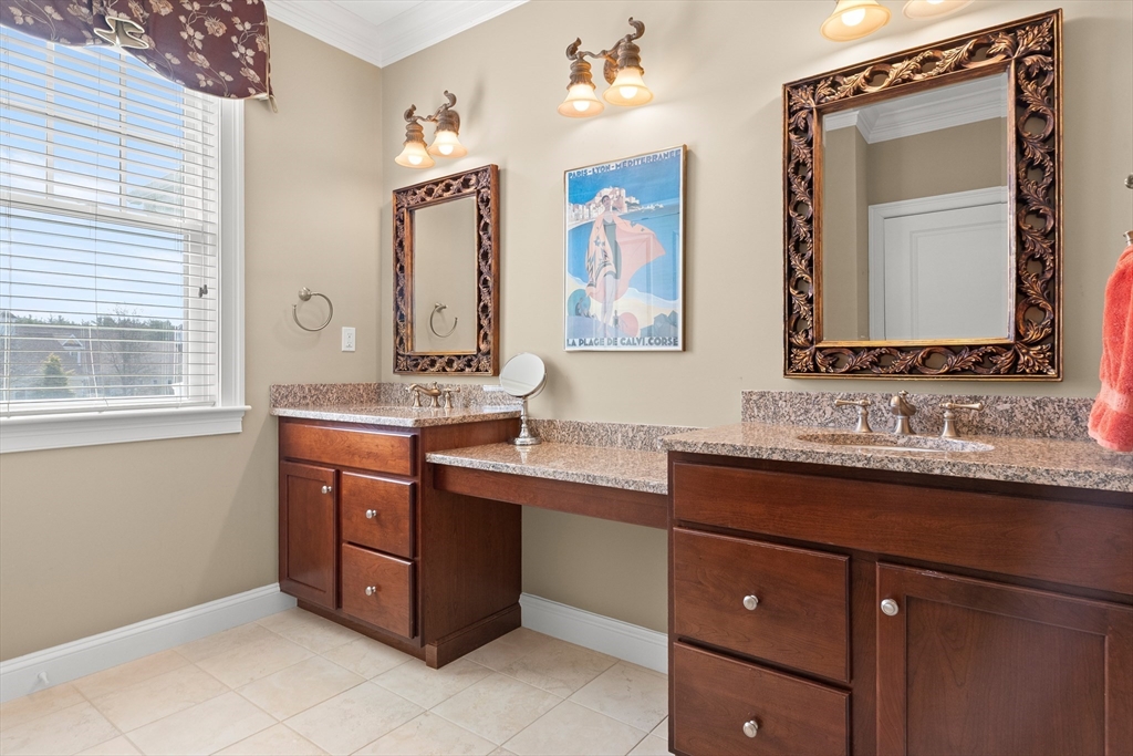 8 Ridgeway Cir # 8