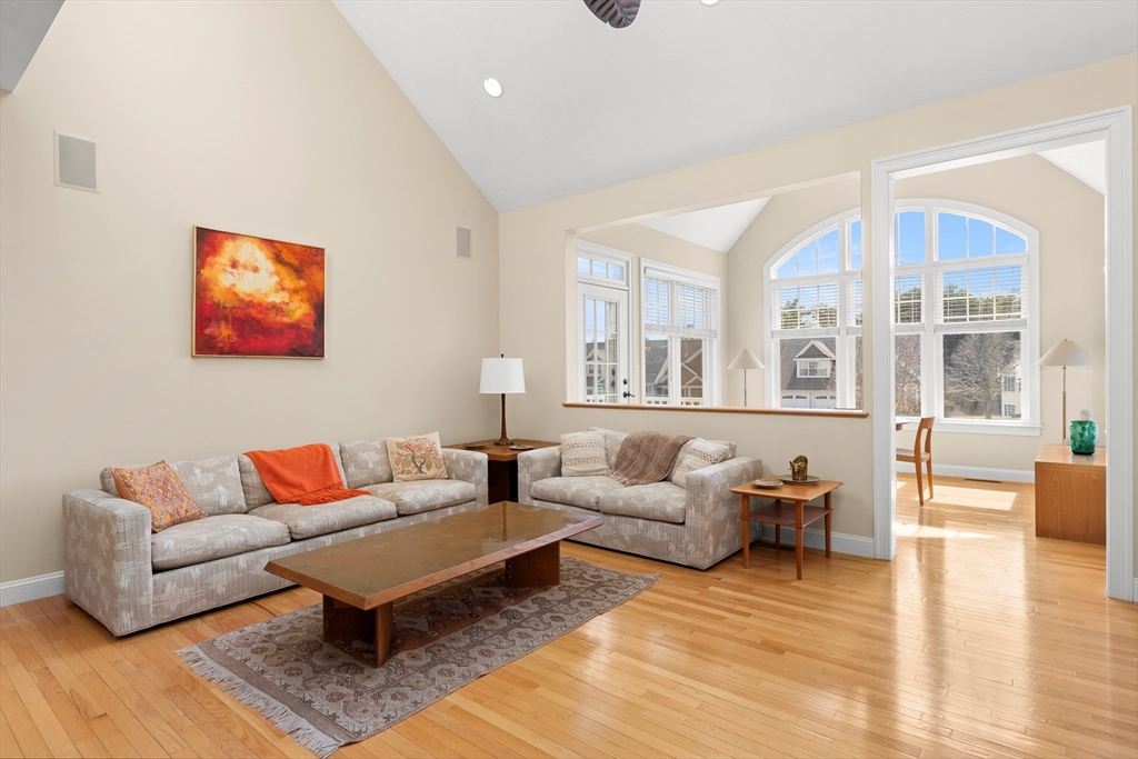 8 Ridgeway Cir # 8