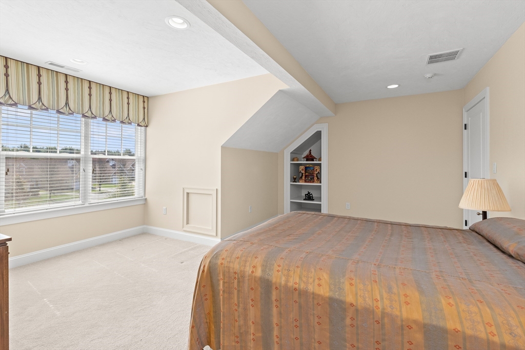 8 Ridgeway Cir # 8