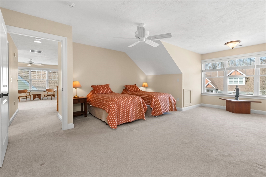 8 Ridgeway Cir # 8