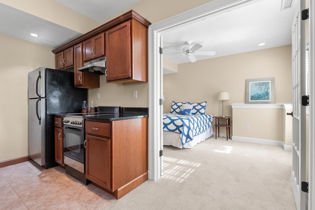 8 Ridgeway Cir # 8