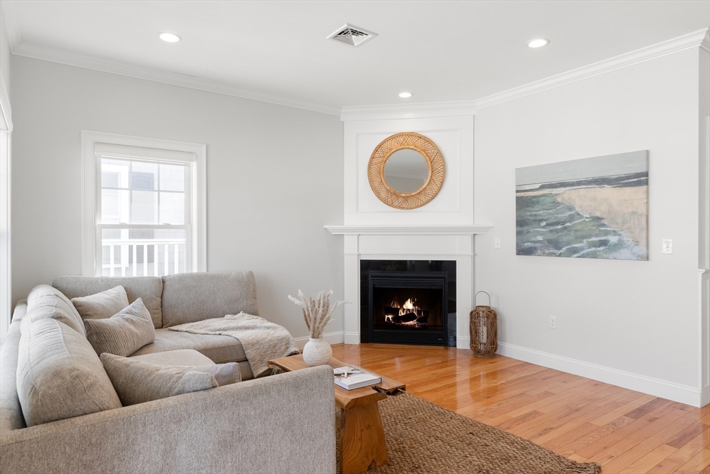 44 Railroad Ave # 6