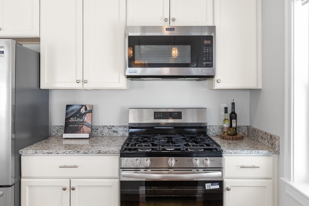 44 Railroad Ave # 6