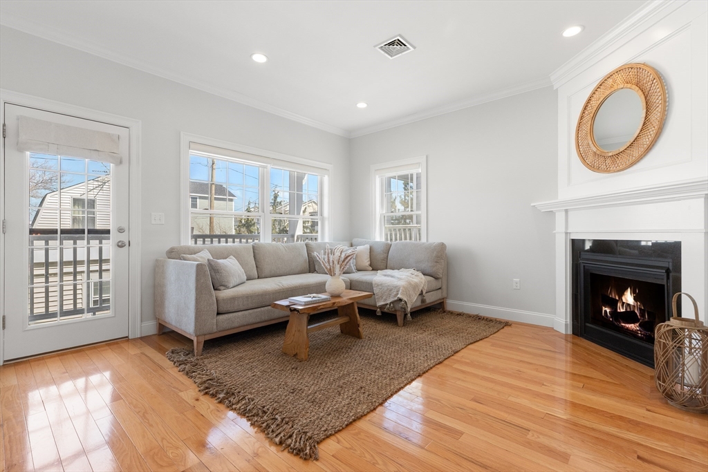 44 Railroad Ave # 6