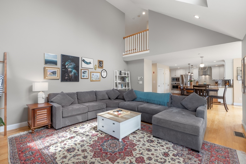 12 Poplar Hill Cir