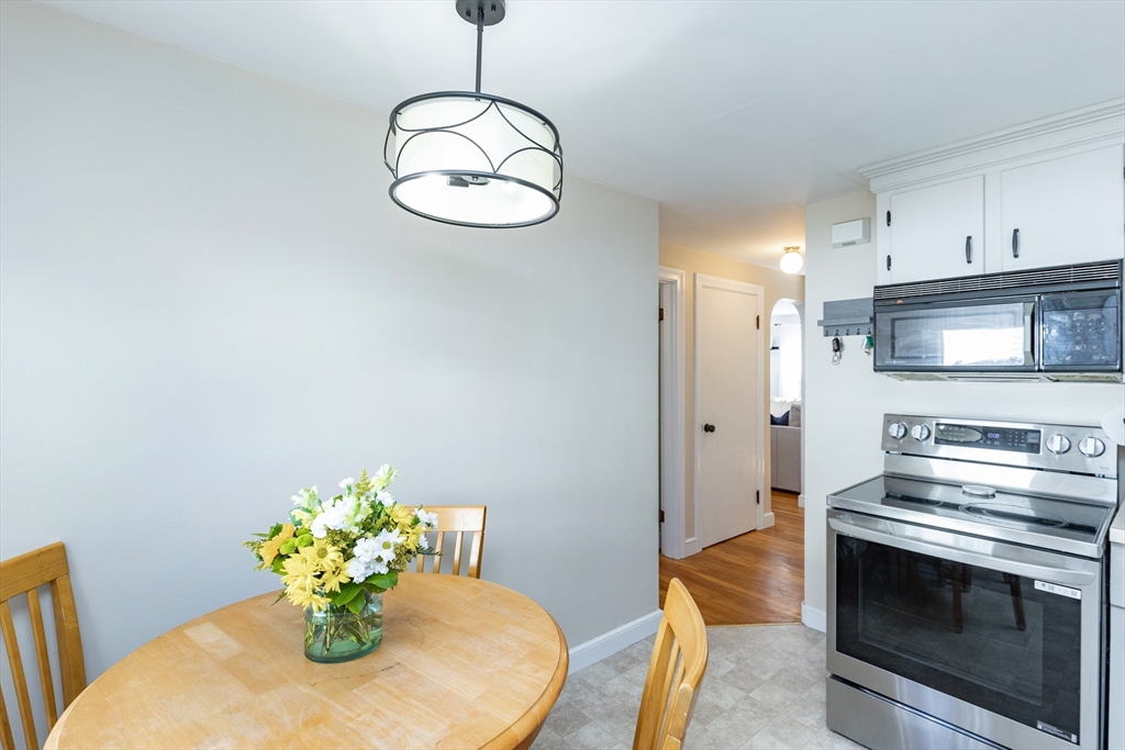 7 Linden Rd