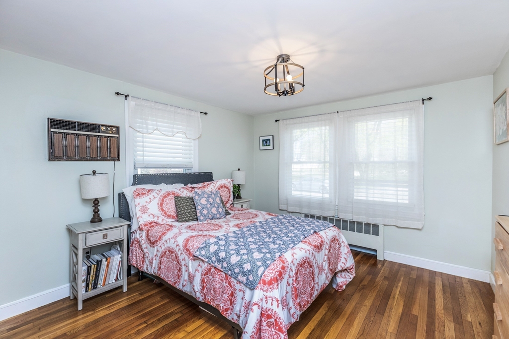 7 Linden Rd