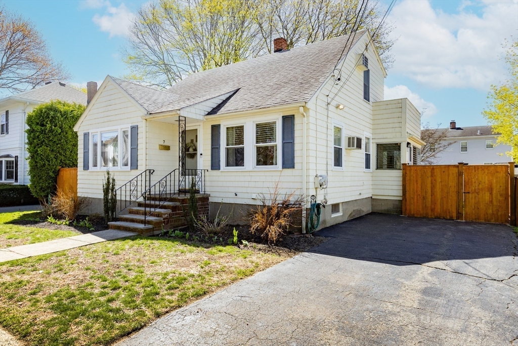 7 Linden Rd