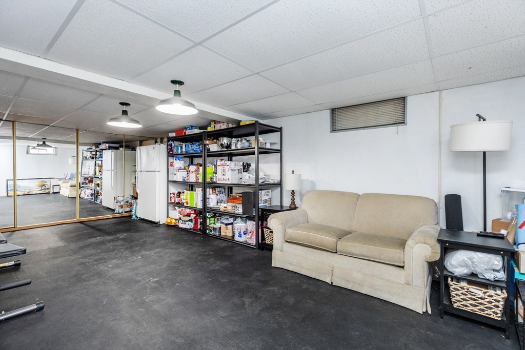 7 Linden Rd