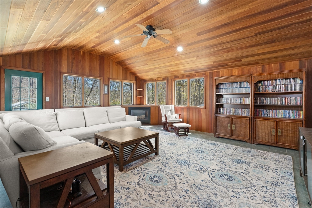 20 Baldpate Rd