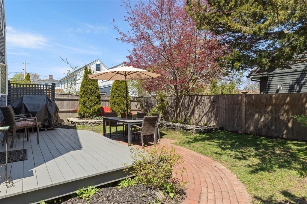 21 Purchase St