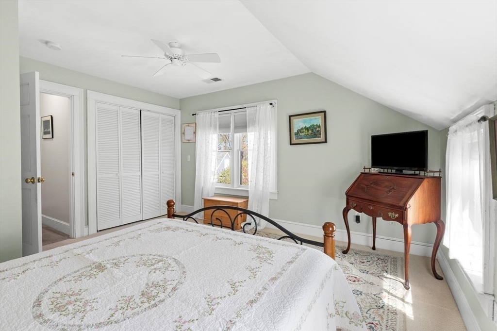 21 Purchase St