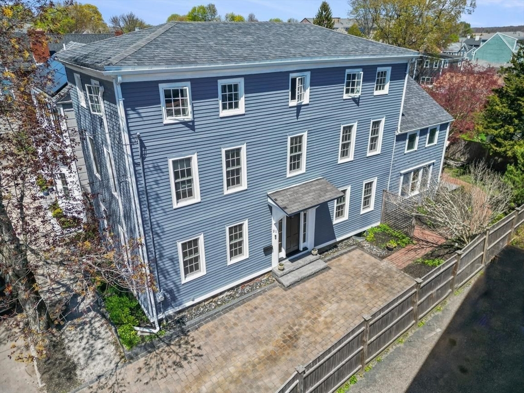 21 Purchase St