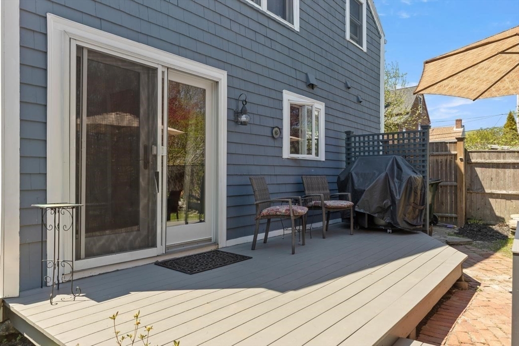 21 Purchase St