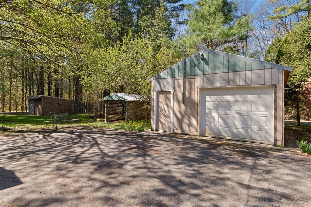 93 Hadley Rd