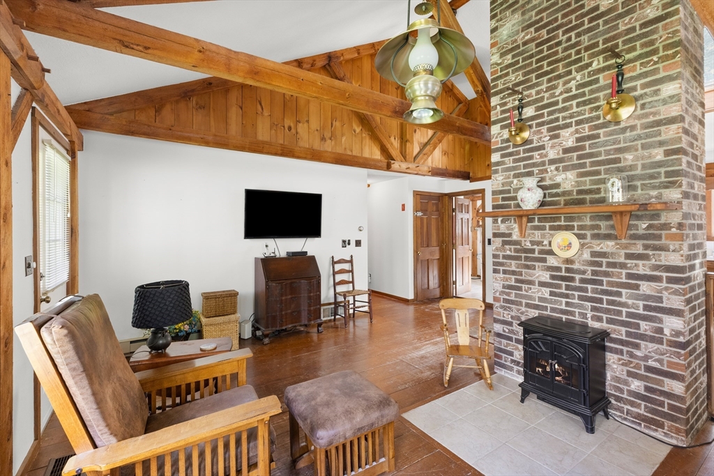 93 Hadley Rd