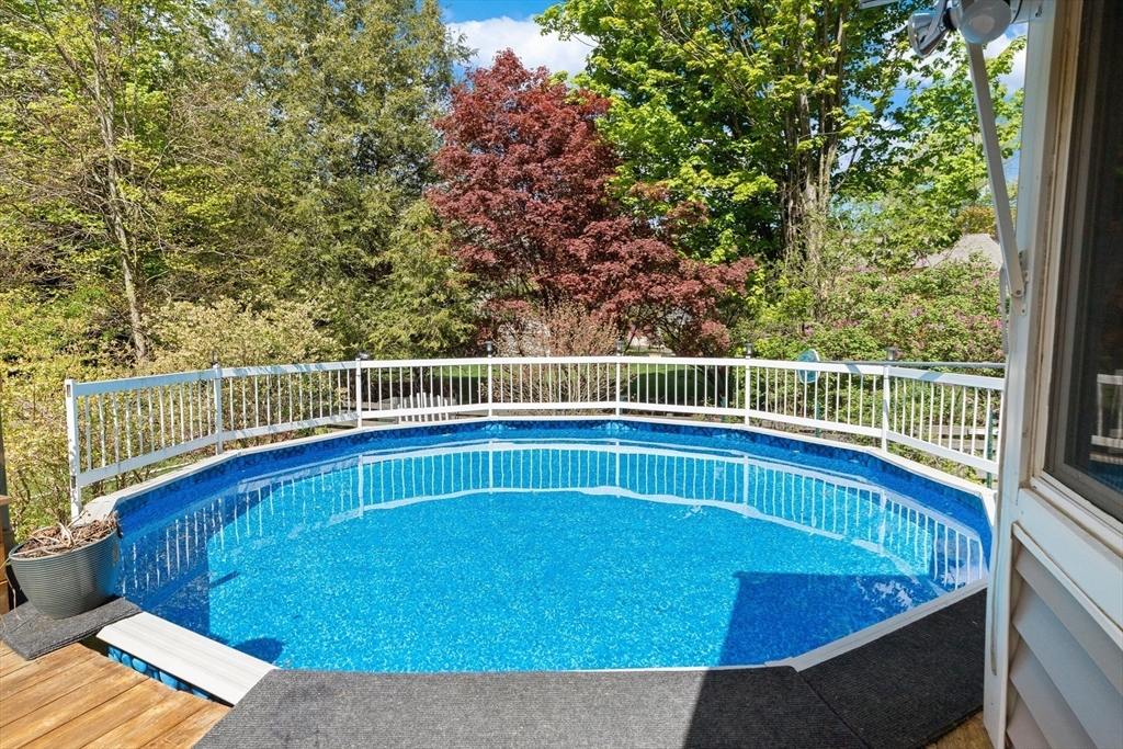 7 Byfield Rd