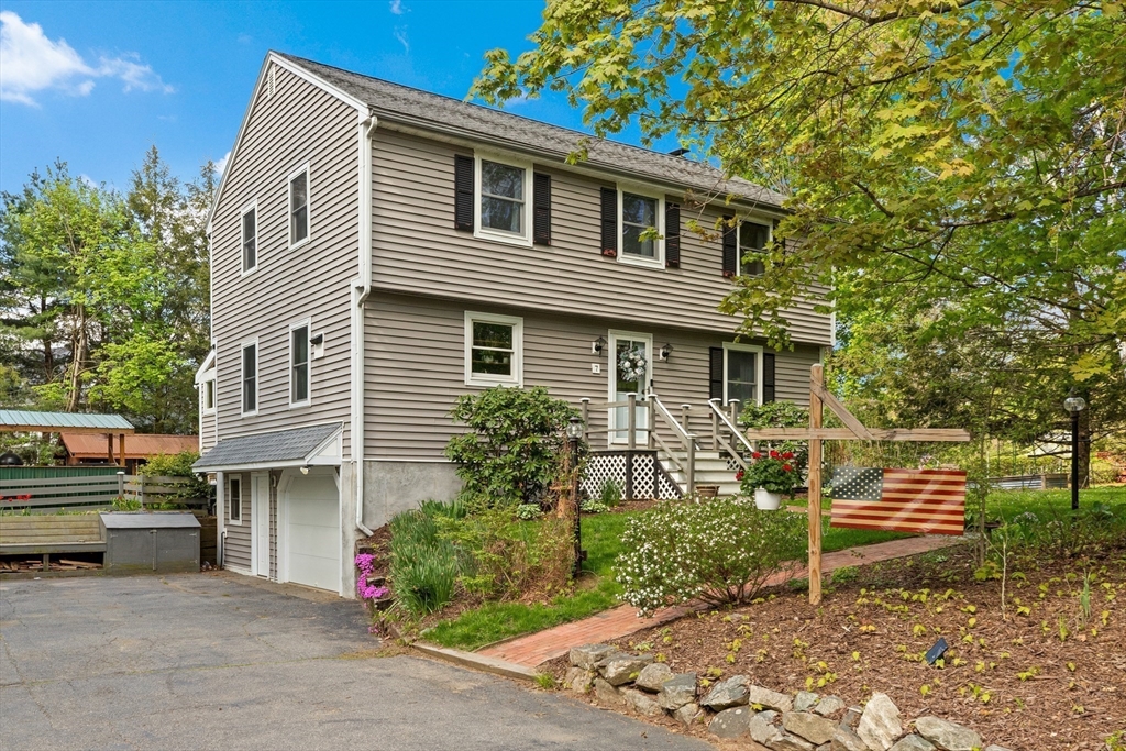 7 Byfield Rd
