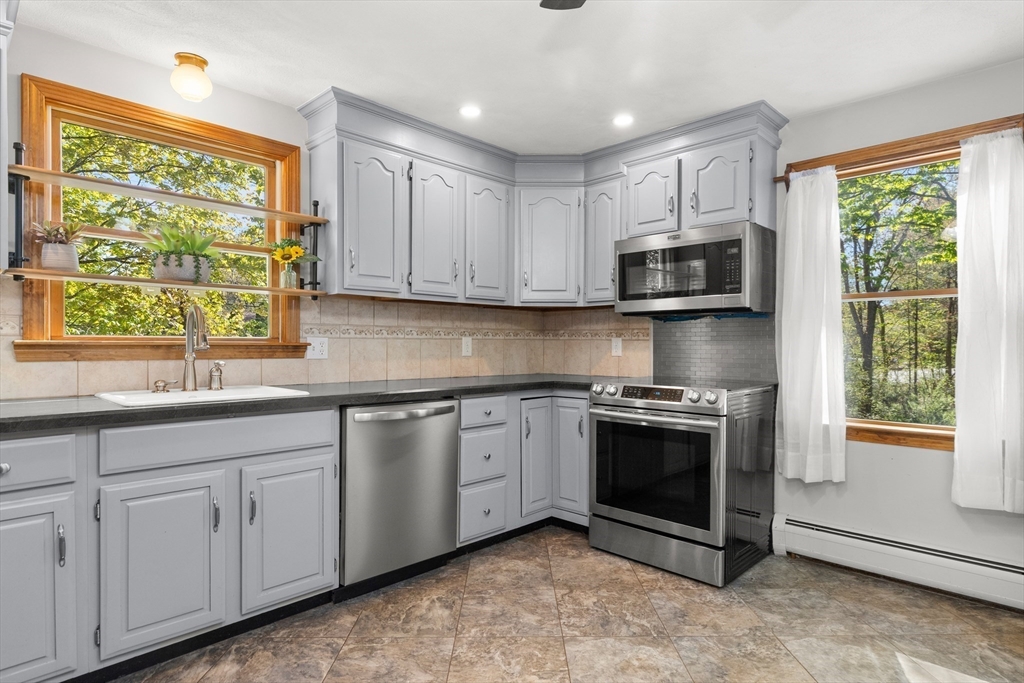 7 Byfield Rd