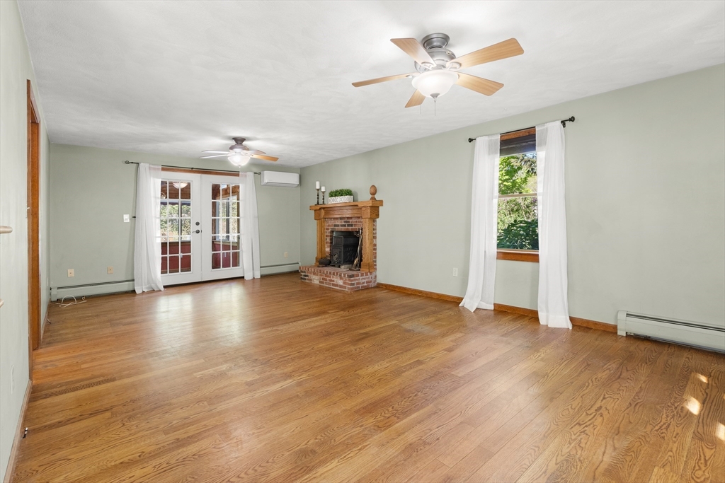 7 Byfield Rd