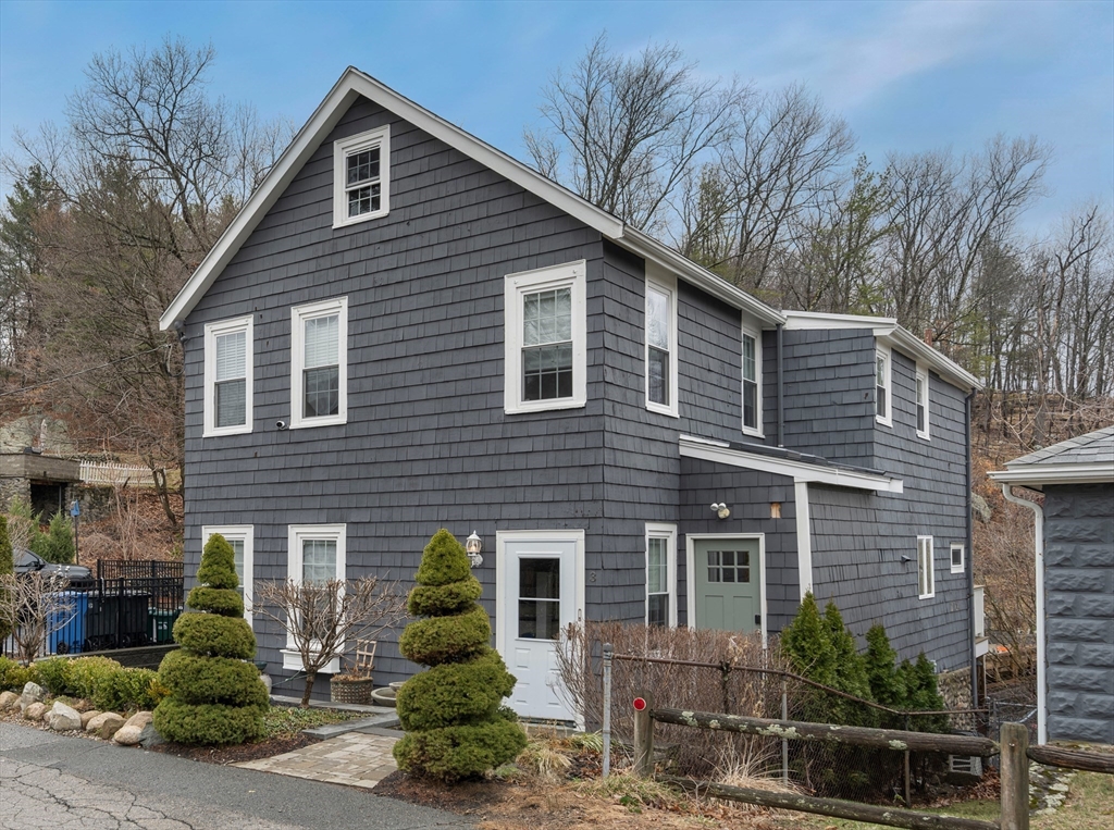 3 Fellsmere Ave