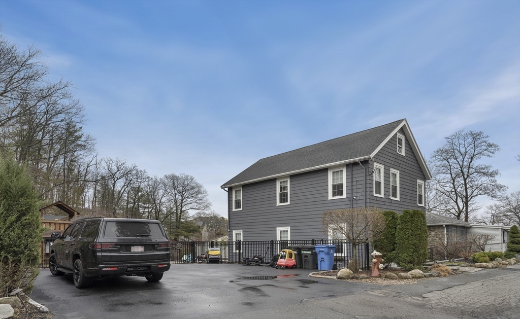 3 Fellsmere Ave