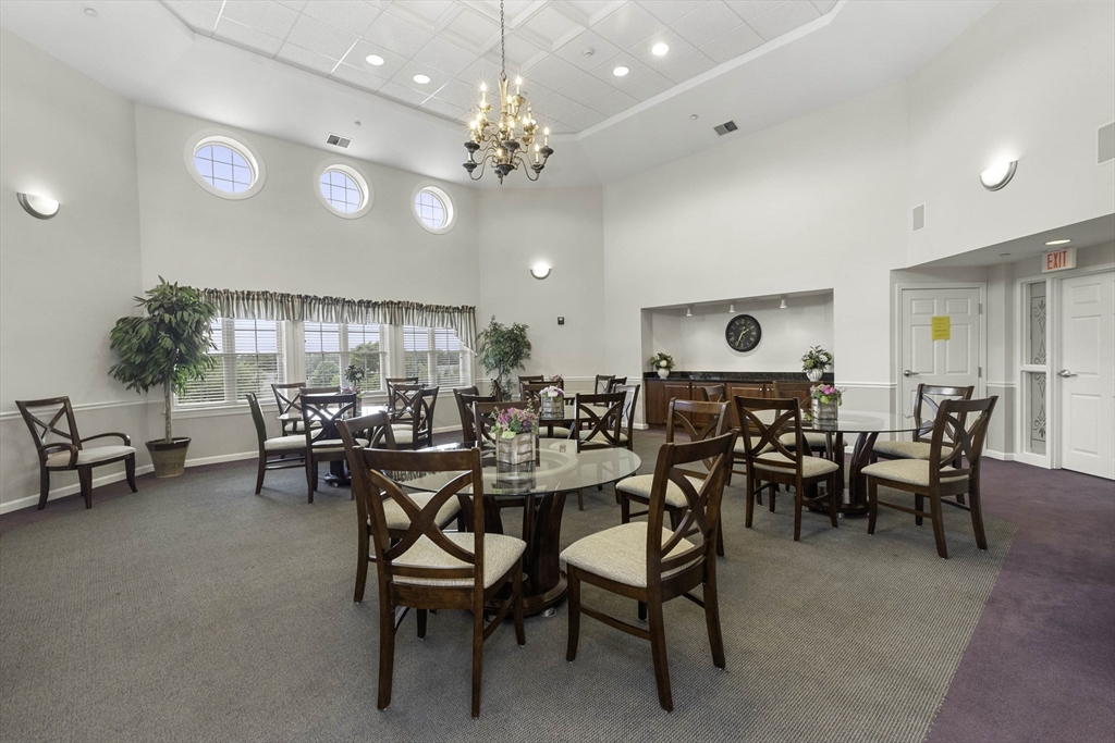 5 Woodman Way # 106