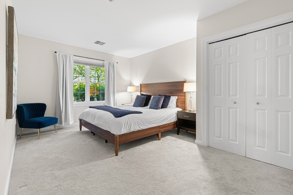 5 Woodman Way # 106