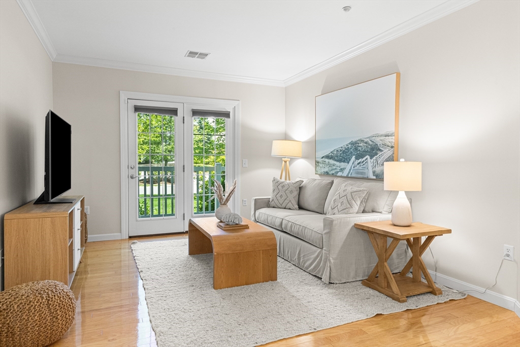 5 Woodman Way # 106