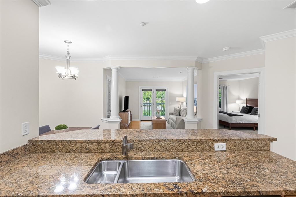 5 Woodman Way # 106