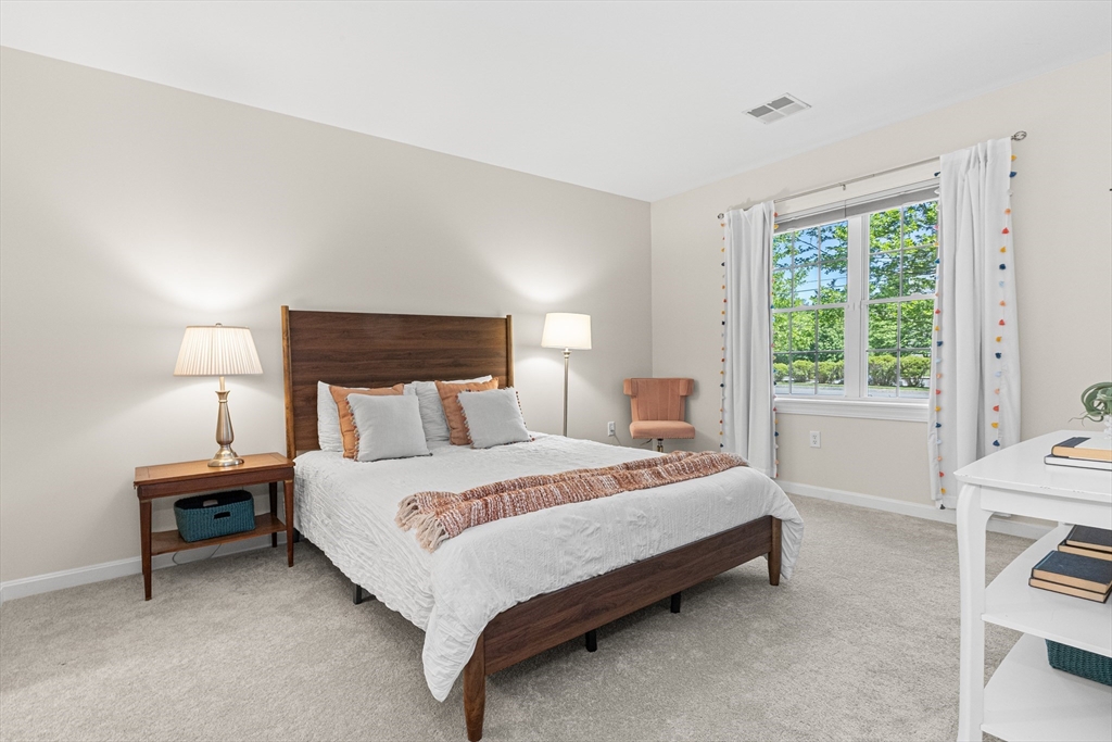 5 Woodman Way # 106