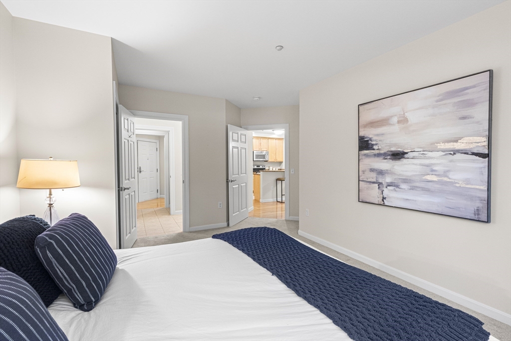 5 Woodman Way # 106