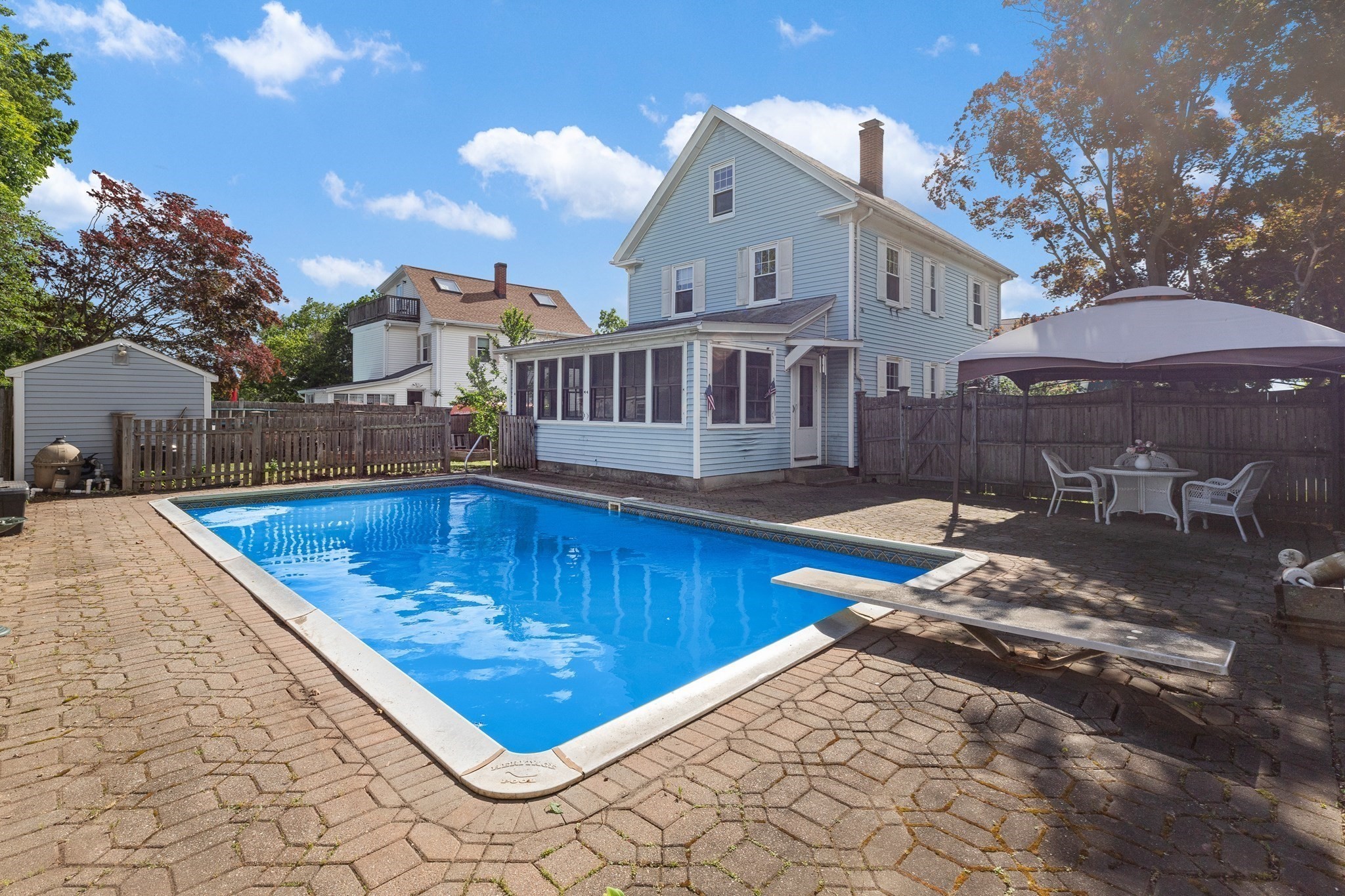 18 Hardy St