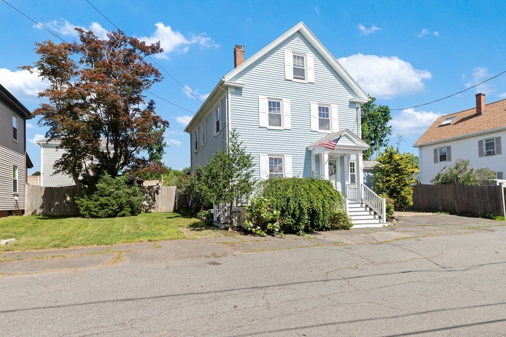 18 Hardy St