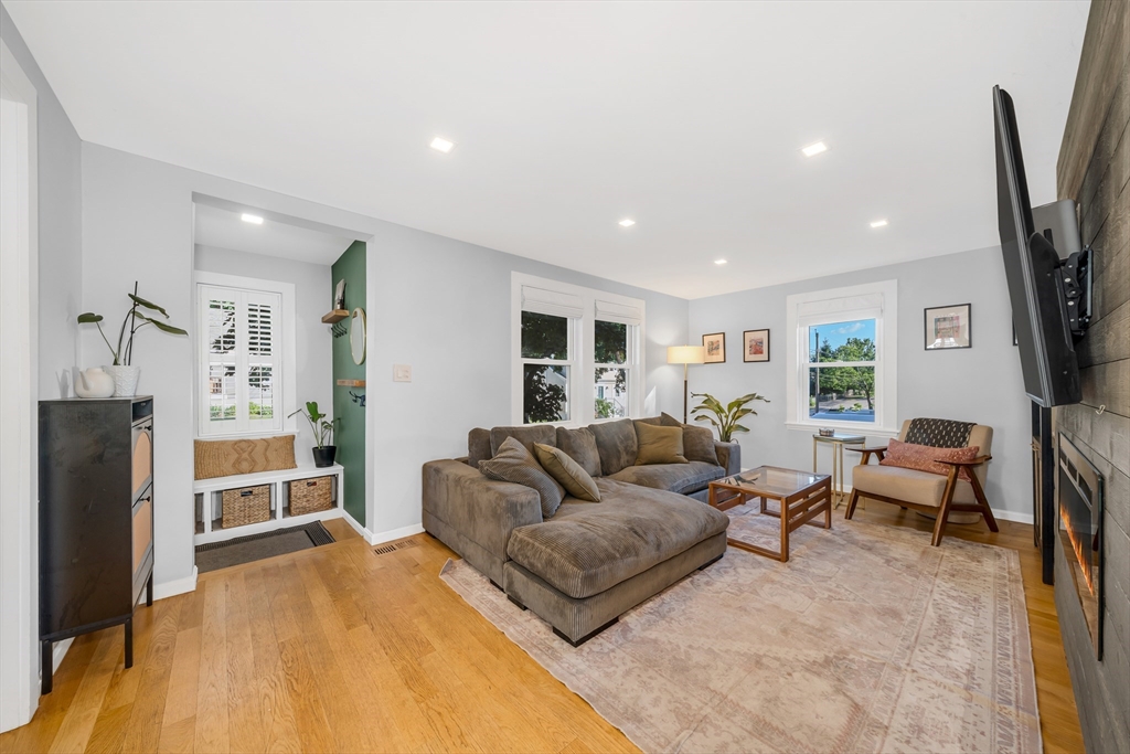 37 Hillcrest Ave