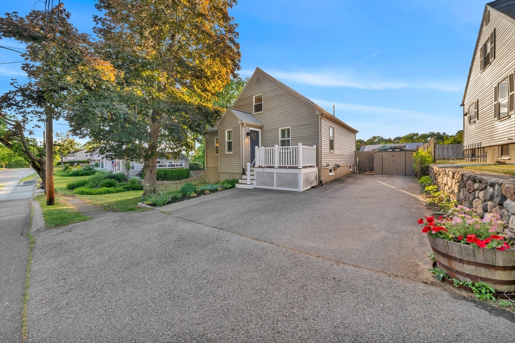 37 Hillcrest Ave