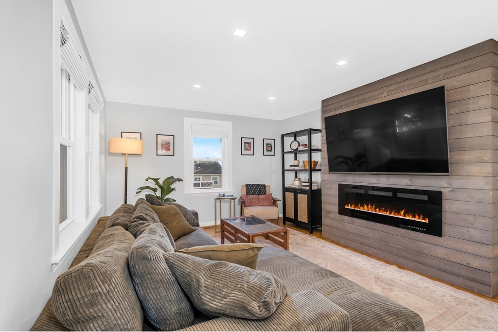 37 Hillcrest Ave