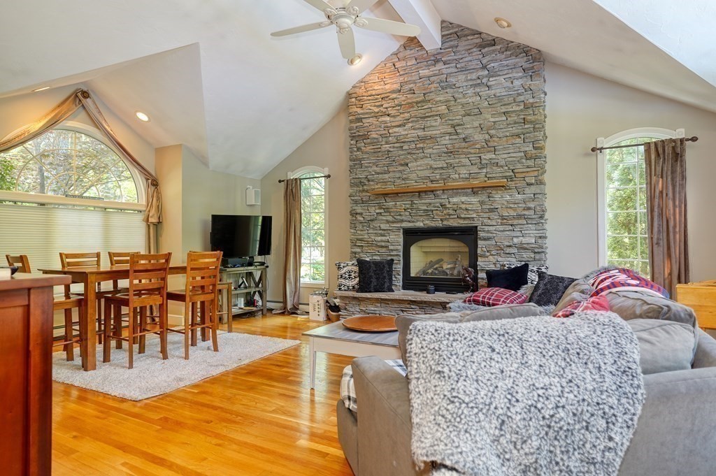 8 Shady Lane Dr