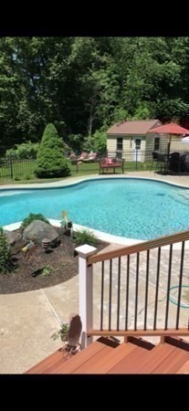 8 Shady Lane Dr