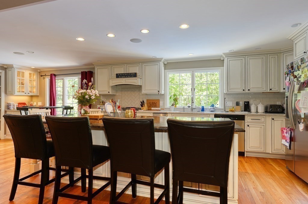 8 Shady Lane Dr