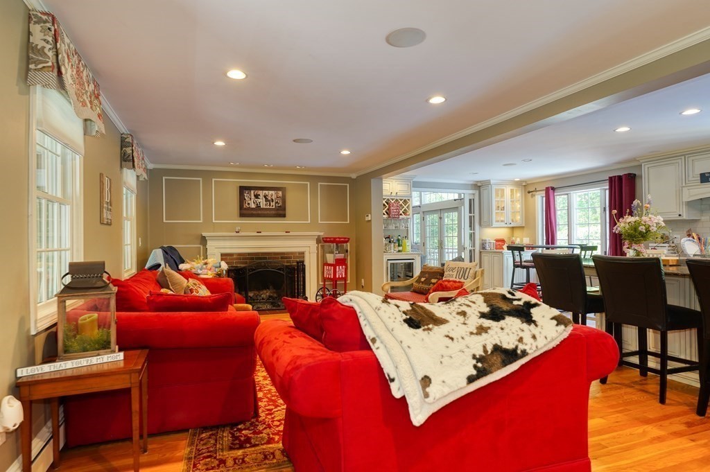 8 Shady Lane Dr