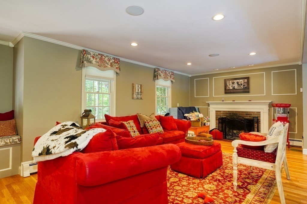 8 Shady Lane Dr