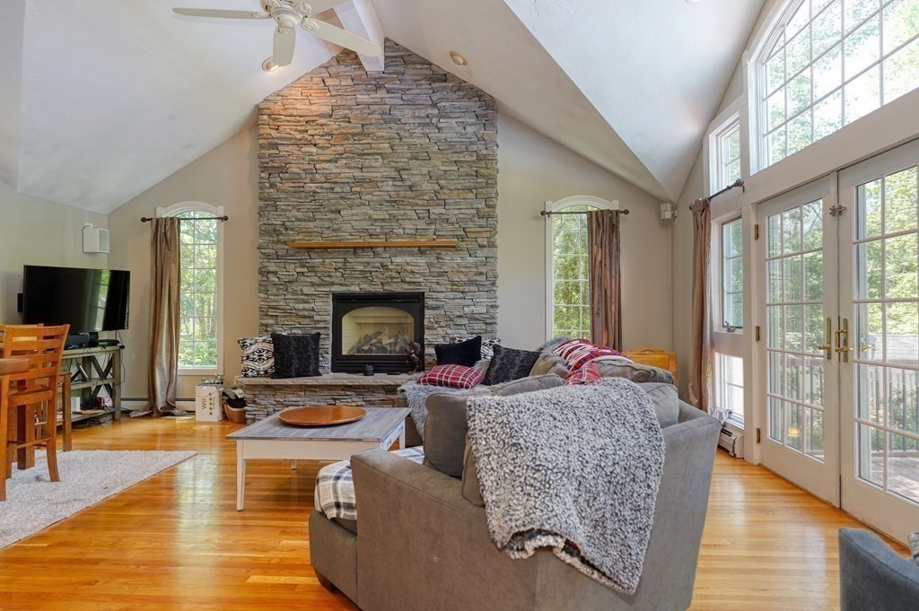 8 Shady Lane Dr