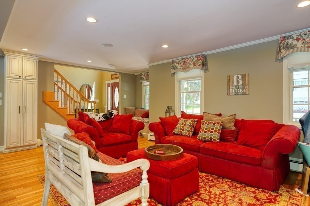 8 Shady Lane Dr