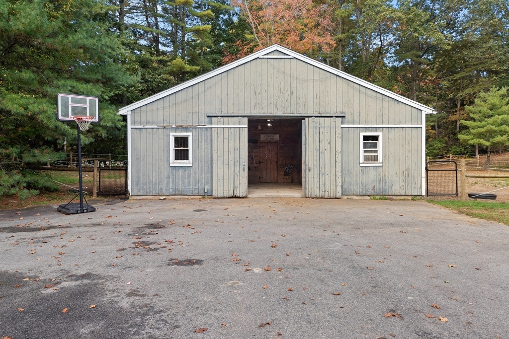 34 Roberts Rd